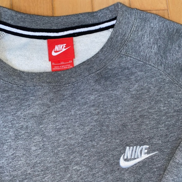 Nike Crewneck, Brand New - Picture 2 of 2
